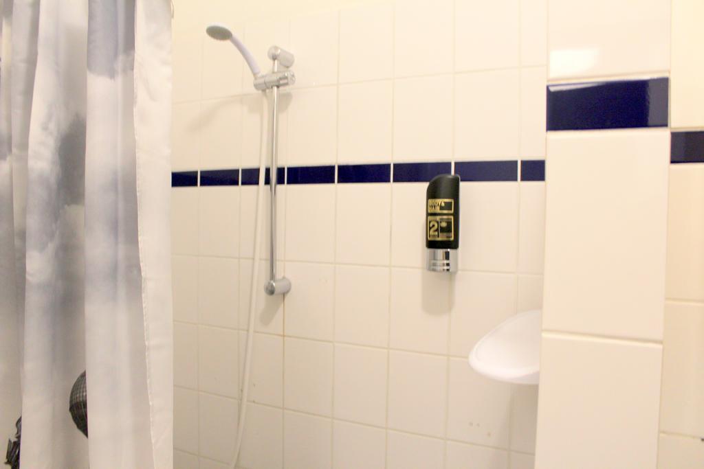 Pension Central Hostel Берлин Екстериор снимка