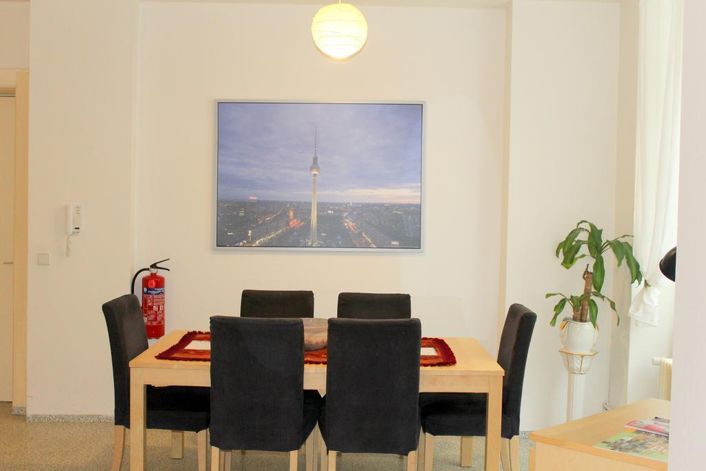 Pension Central Hostel Берлин Екстериор снимка