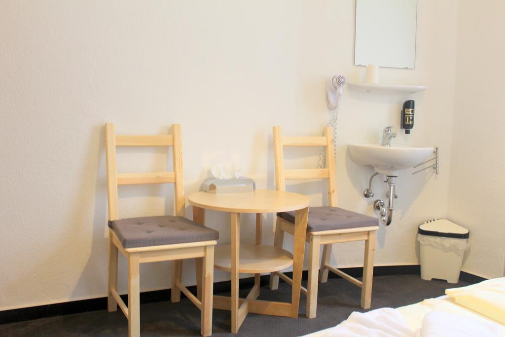 Pension Central Hostel Берлин Екстериор снимка